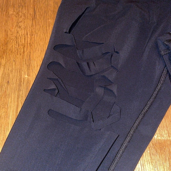 NWT ALO leggings - Picture 3 of 6